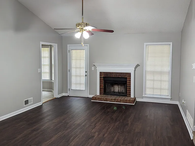 5242 Cherry Hill Ln — Photo 10