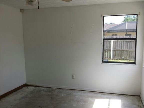 4th image of 2688 SE Export Ave