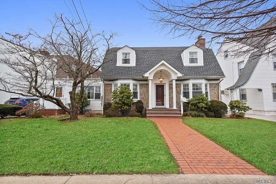1st image of 17 Blossom Heath Ave