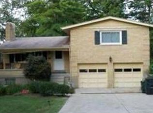 3850 Stroschen Dr, Green Township, OH 45248