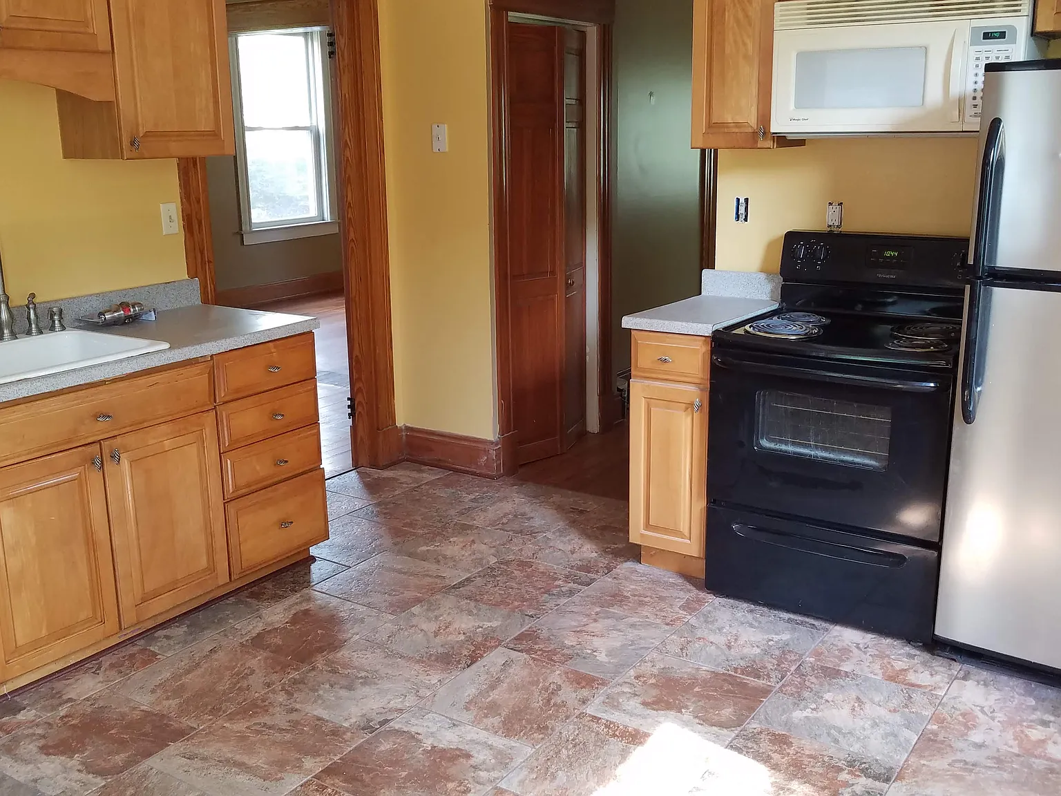 73 Ferndale Ave — Photo 4