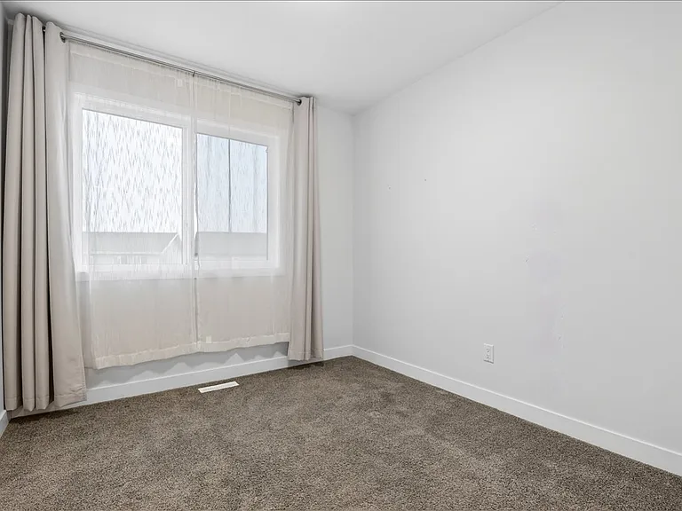 535 Paterson Way SW — Photo 35