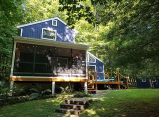 101 Clubhouse Dr, Greentown, PA 18426