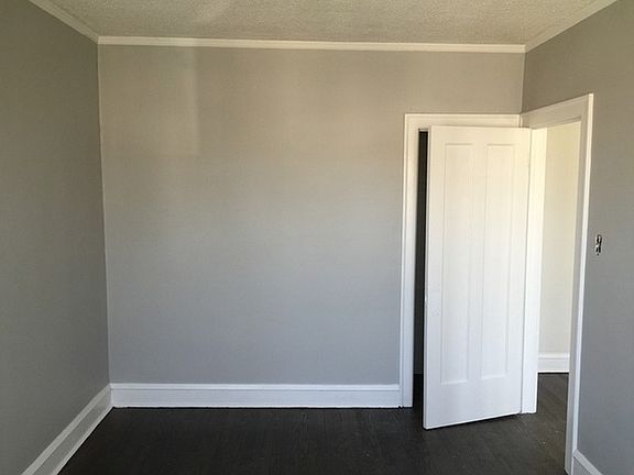 3rd image of 6617 S Washtenaw Ave APT 1B