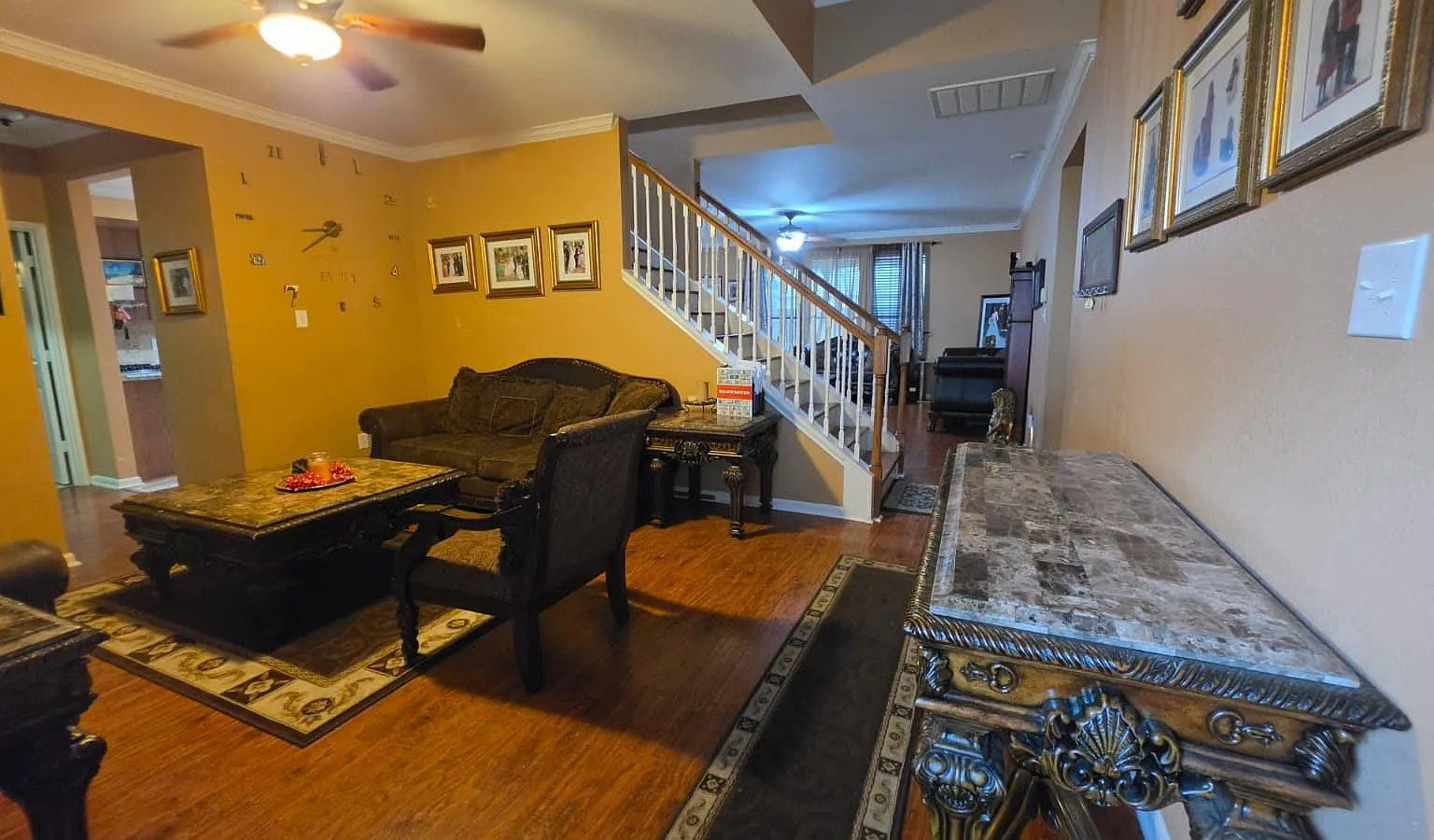 4 bed, 2.5 bath, 3400 sqft, $2,000 — Photo 3