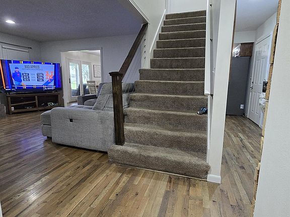 3rd image of 801 N Booth Rd