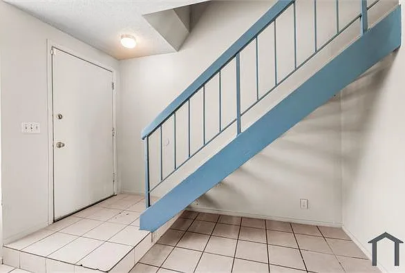 3 bed, 1235 sqft, $1,800 — Photo 4