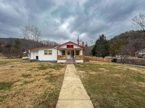 28 Fernwood Dr, Rocky Gap, VA 24366