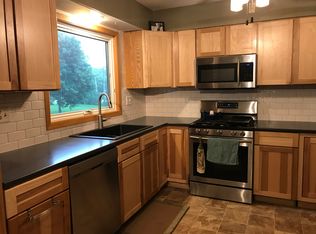 424 Anderson St, Deforest, WI 53532