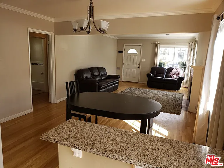 1729 S Carmelina Ave — Photo 3
