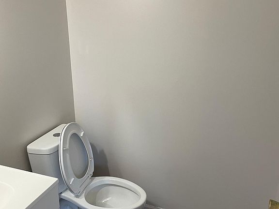 bathroom - 1st floor