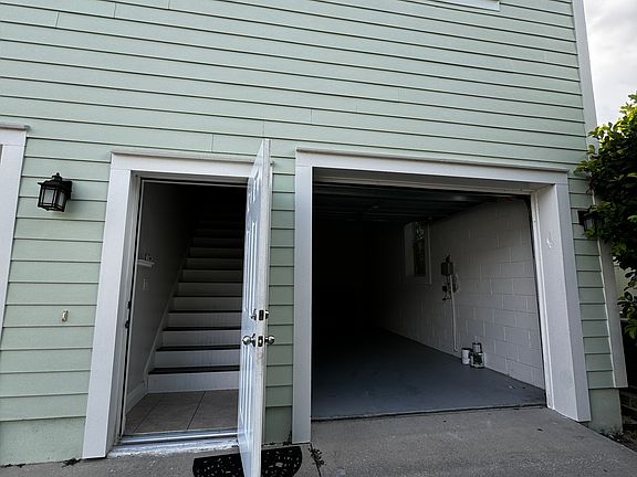 2nd image of 2987 Lindale Ave