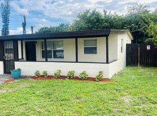 2360 Nw 2nd Street Street, Pompano Beach, FL 33069