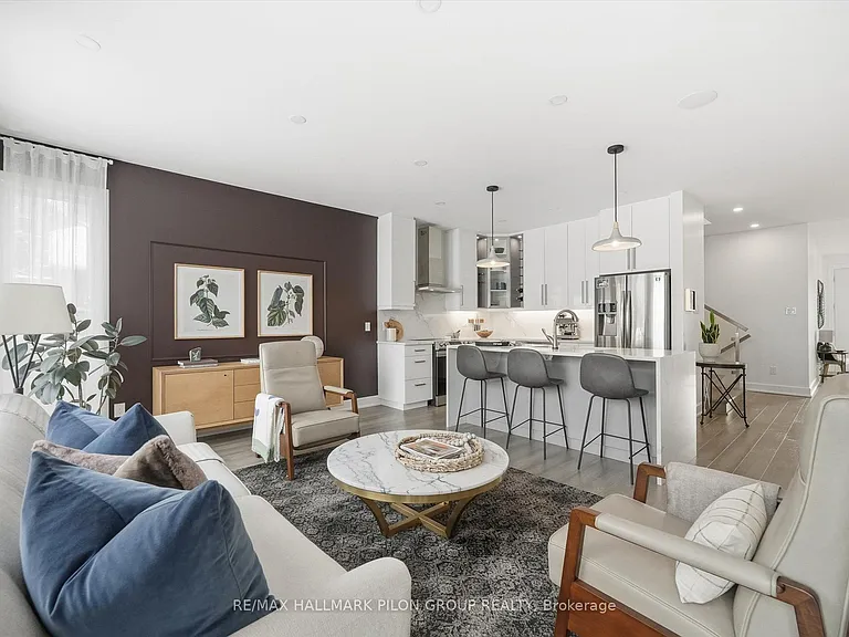 559 Mutual St — Photo 6