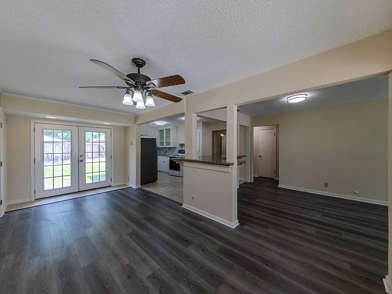 4710 Glenmont St — Photo 10