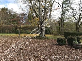 558 Westbrook Rd, Hendersonville, NC 28739