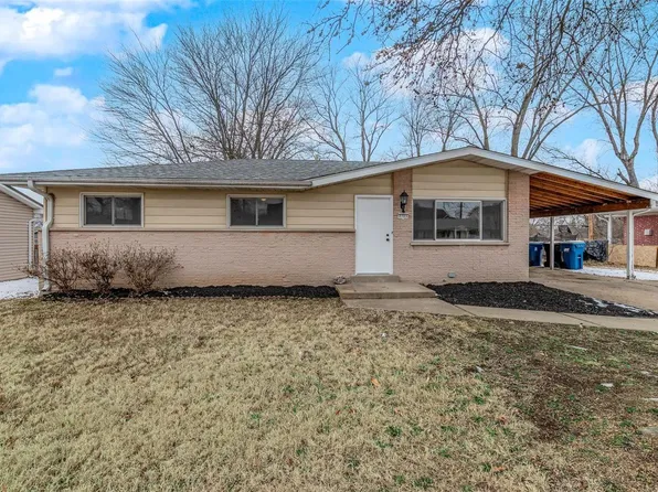 2723 Lakeport Dr, Maryland Heights, MO 63043