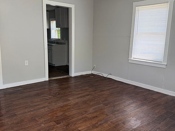 5th image of 1244 Kings Hwy