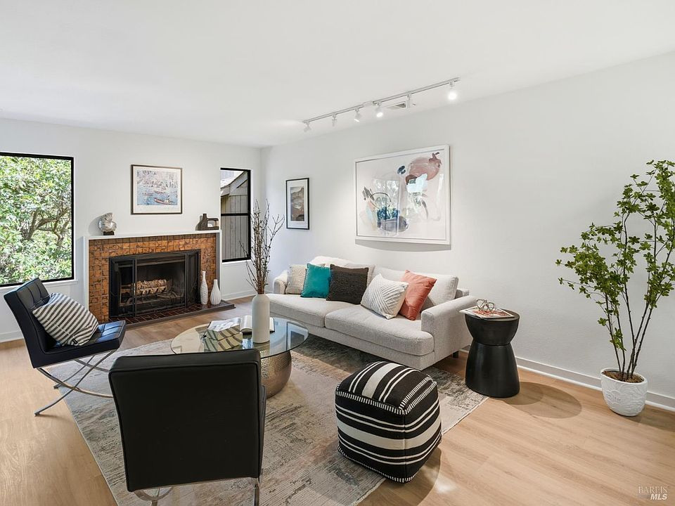 1st image of 23 Oakcrest Drive