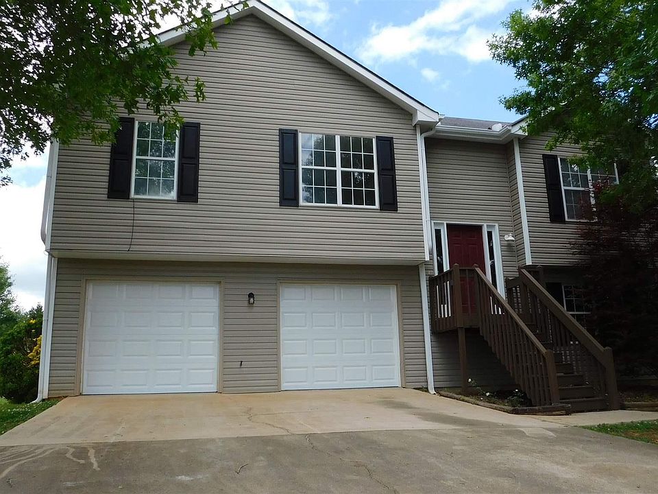 1st image of 335 Branchwood Dr