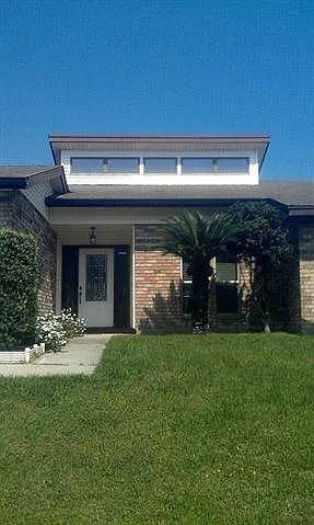 211 Windward Psge — Photo 2