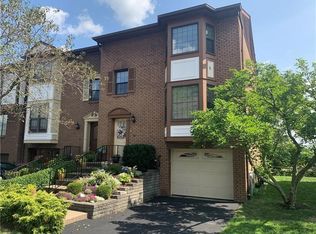 645 Woodcrest Dr, Pittsburgh, PA 15205