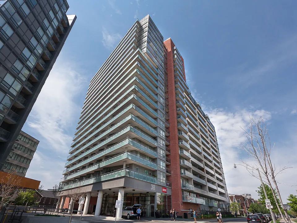 38 Joe Shuster Way #1128