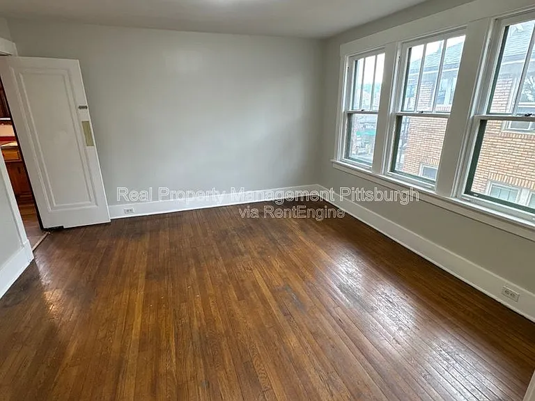32 Sheridan Ave — Photo 4
