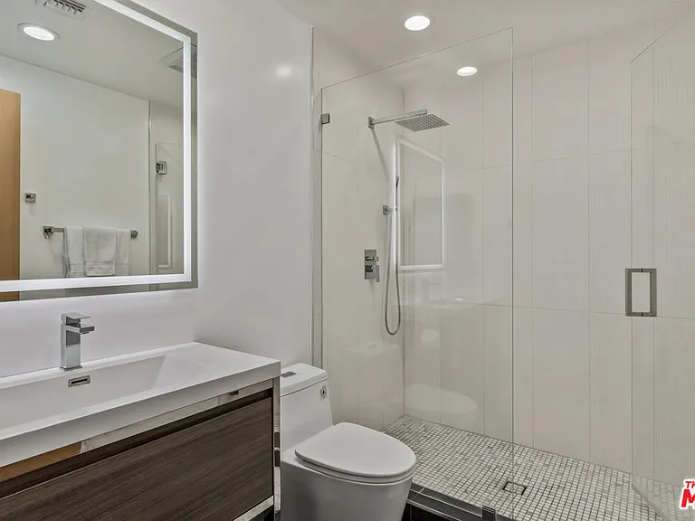 17045 Otsego St — Photo 26