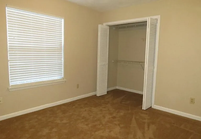 1889 Gina Dr — Photo 6