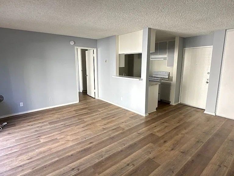 400 S. Kingsley Drive — Photo 33