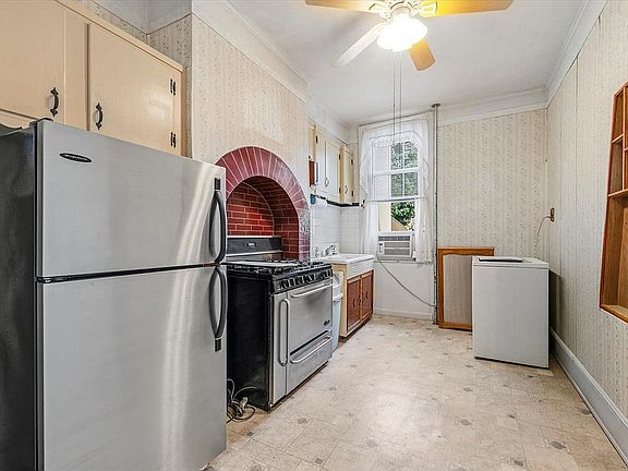 5th image of 1622 Norman St
