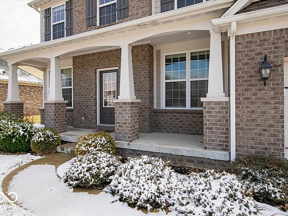 3rd image of 14765 Edgebrook Dr