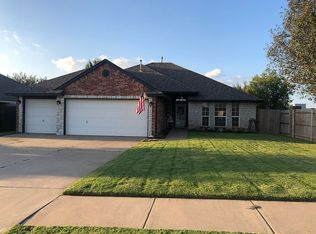 811 E Elder Ln, Mustang, OK 73064