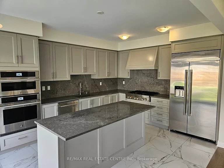 18 Gladmary Dr — Photo 12