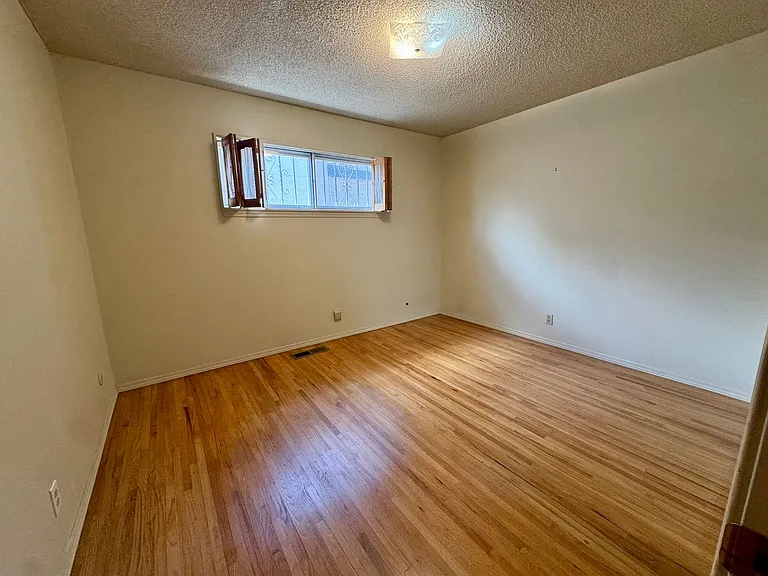 1705 California St NE — Photo 12