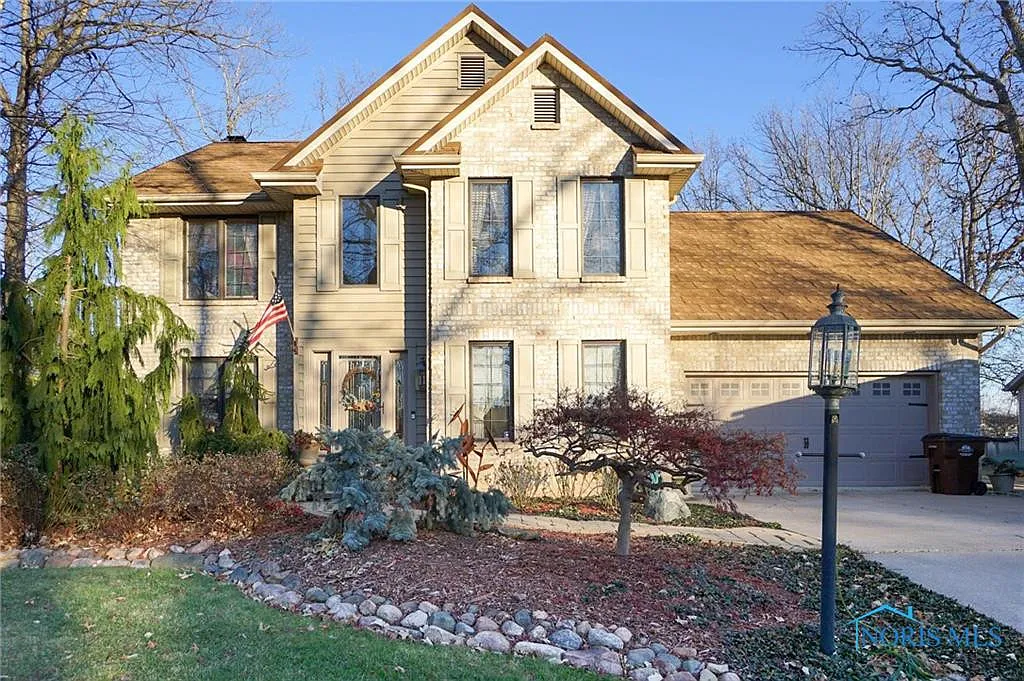 1931 Redwood Dr photo 1