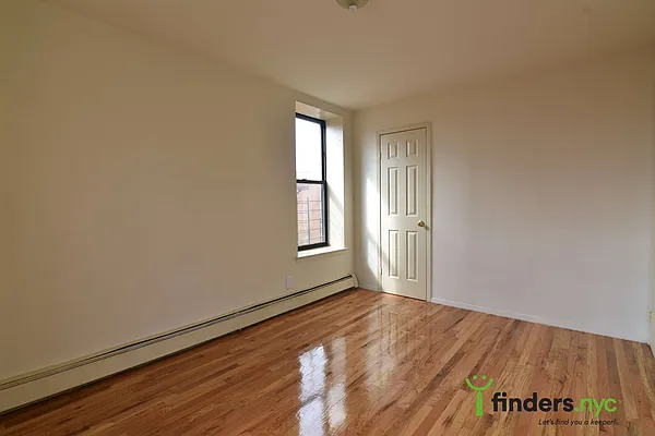 Rented by Clove Realty LLC | media 4