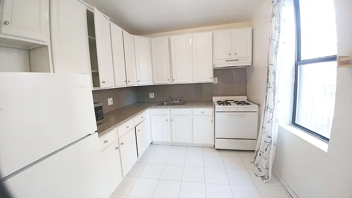 Rented by Downtown Mgt & Realty LLC | media 10