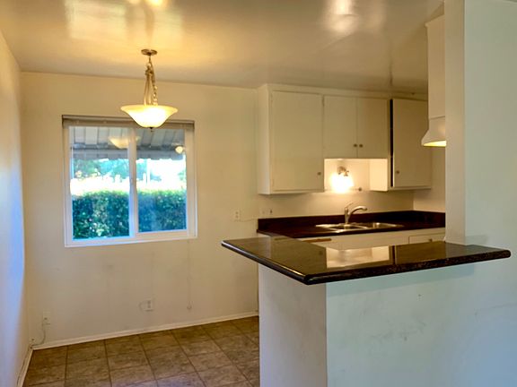 3rd image of 221 W Anapamu St APT 3