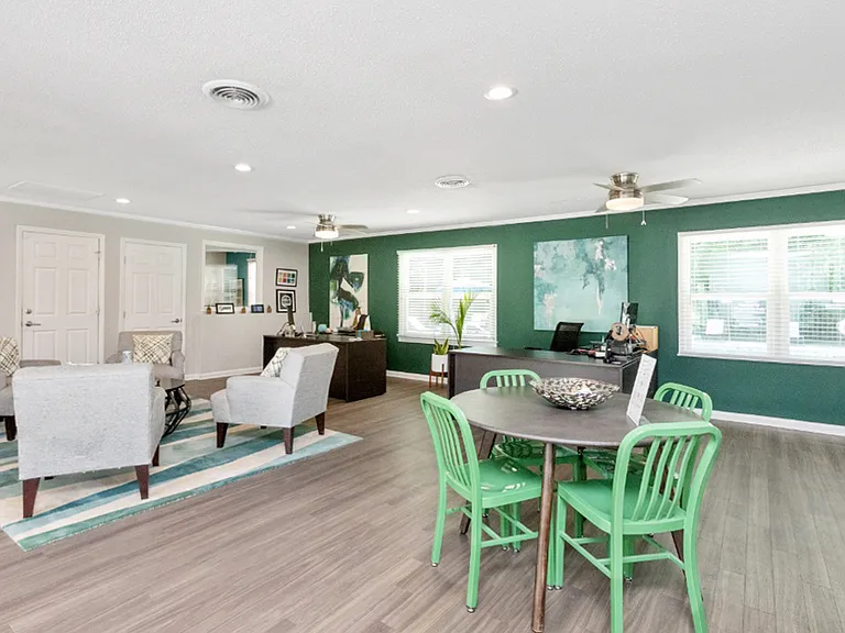 South Square Townhomes — Photo 11