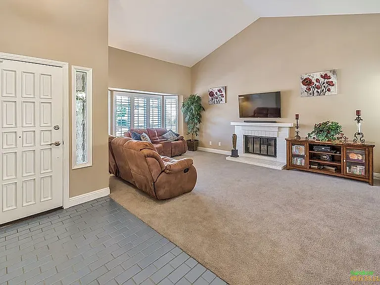 3 bed, 1850 sqft, $3,800 — Photo 3