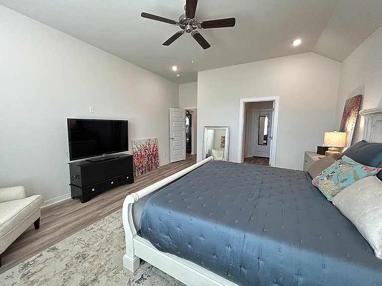 415 W Branta St — Photo 11