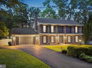 9117 Rouen Ln, Potomac, MD 20854