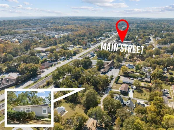 5215 Church St, Flowery Branch, GA 30542