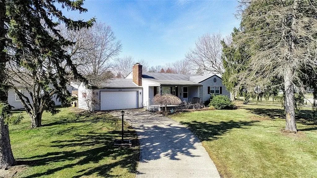 2700 Christine Ln photo 1