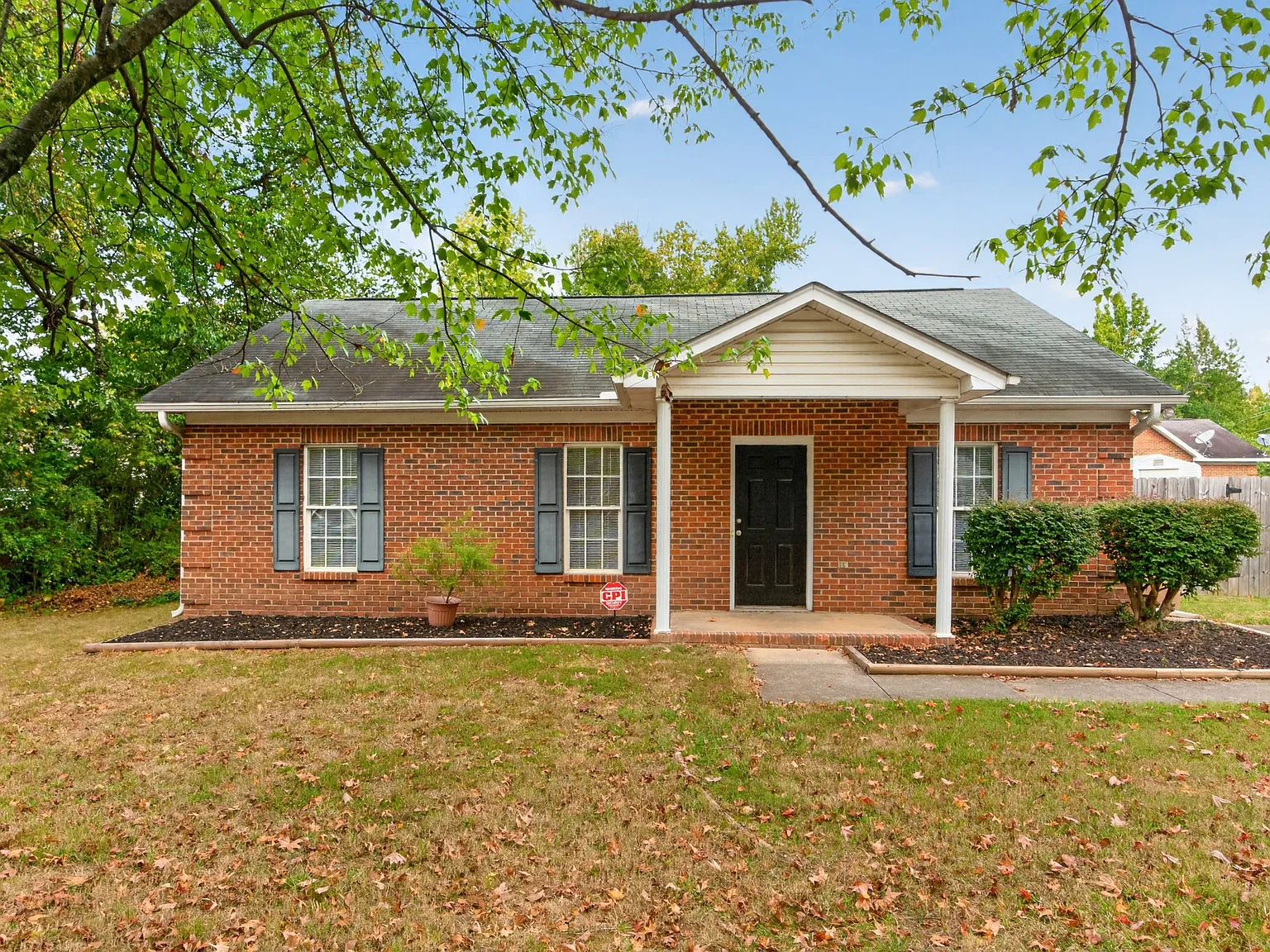 3 bed, 1225 sqft, $1,850 — Photo 1