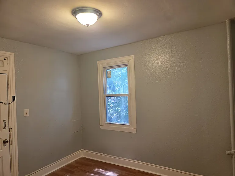 1407 Liberty St — Photo 9