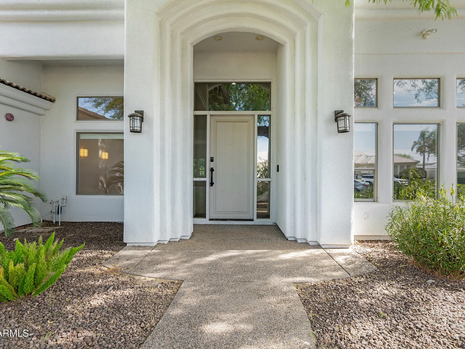 4 bed, 2.5 bath, 3413 sqft, $9,200 — Photo 1