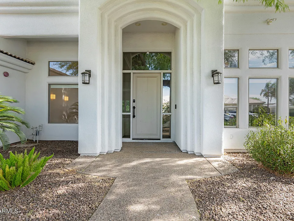 9470 E Bloomfield Rd